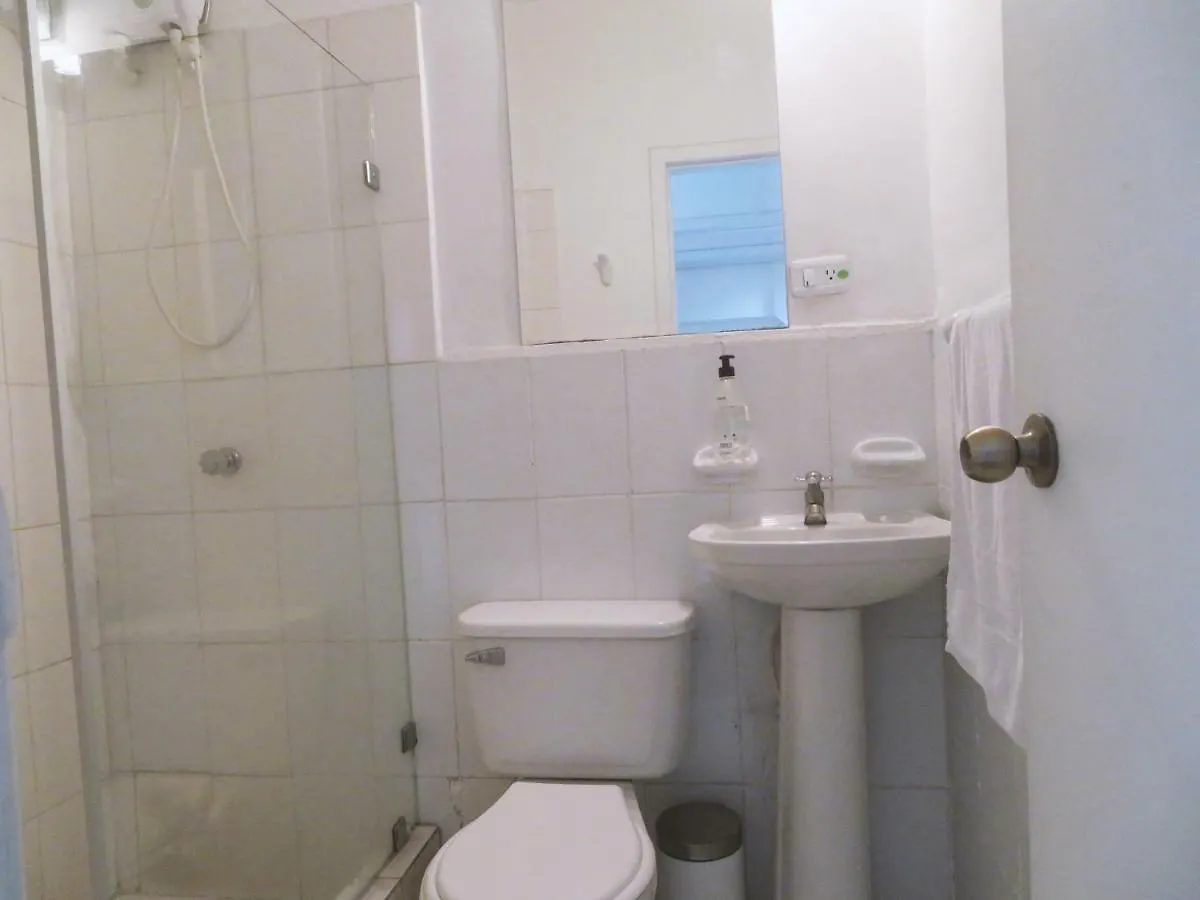 Bird Garden Guest House Quito Bed & Breakfast