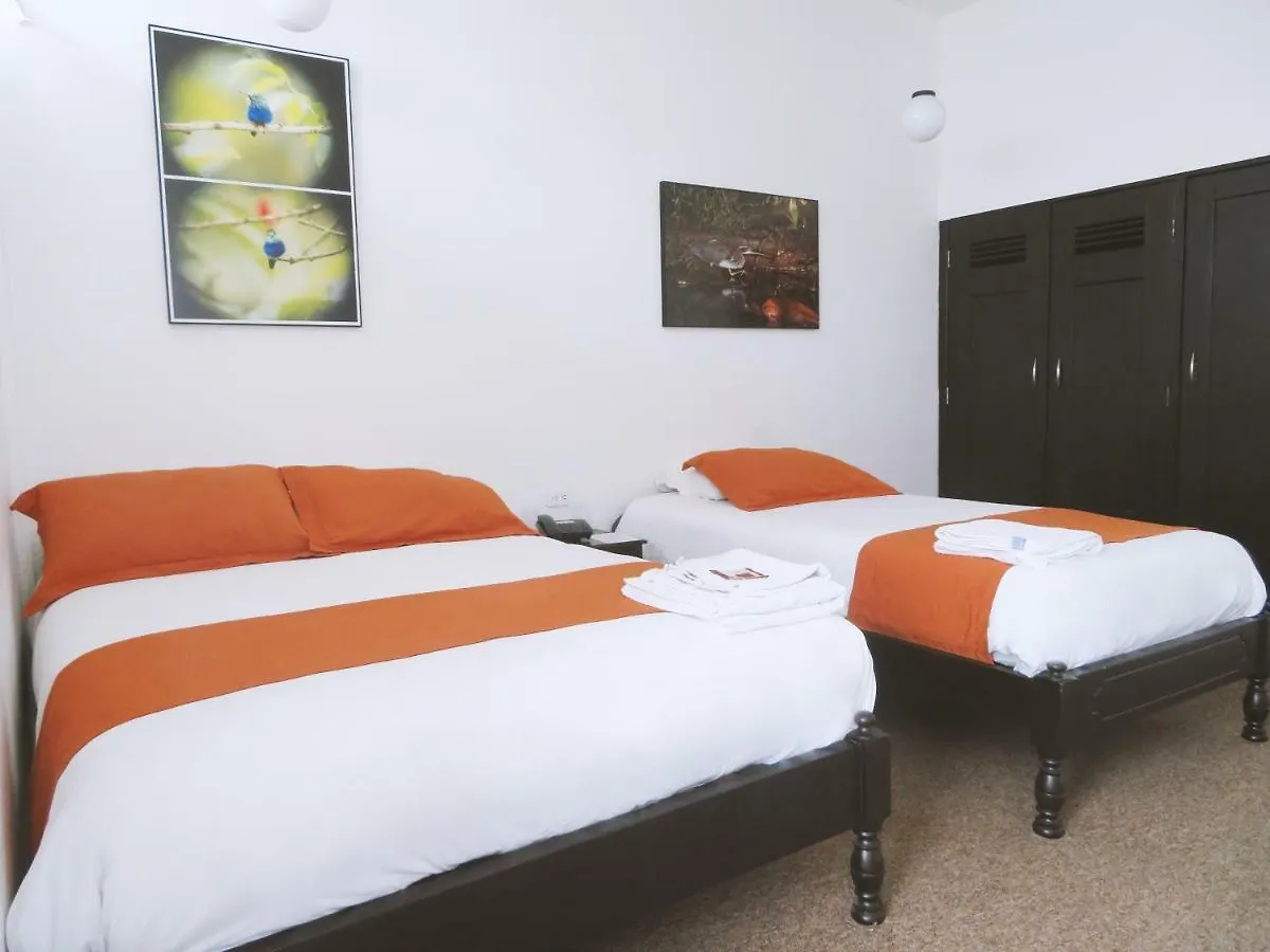 Bird Garden Guest House Quito Ecuador